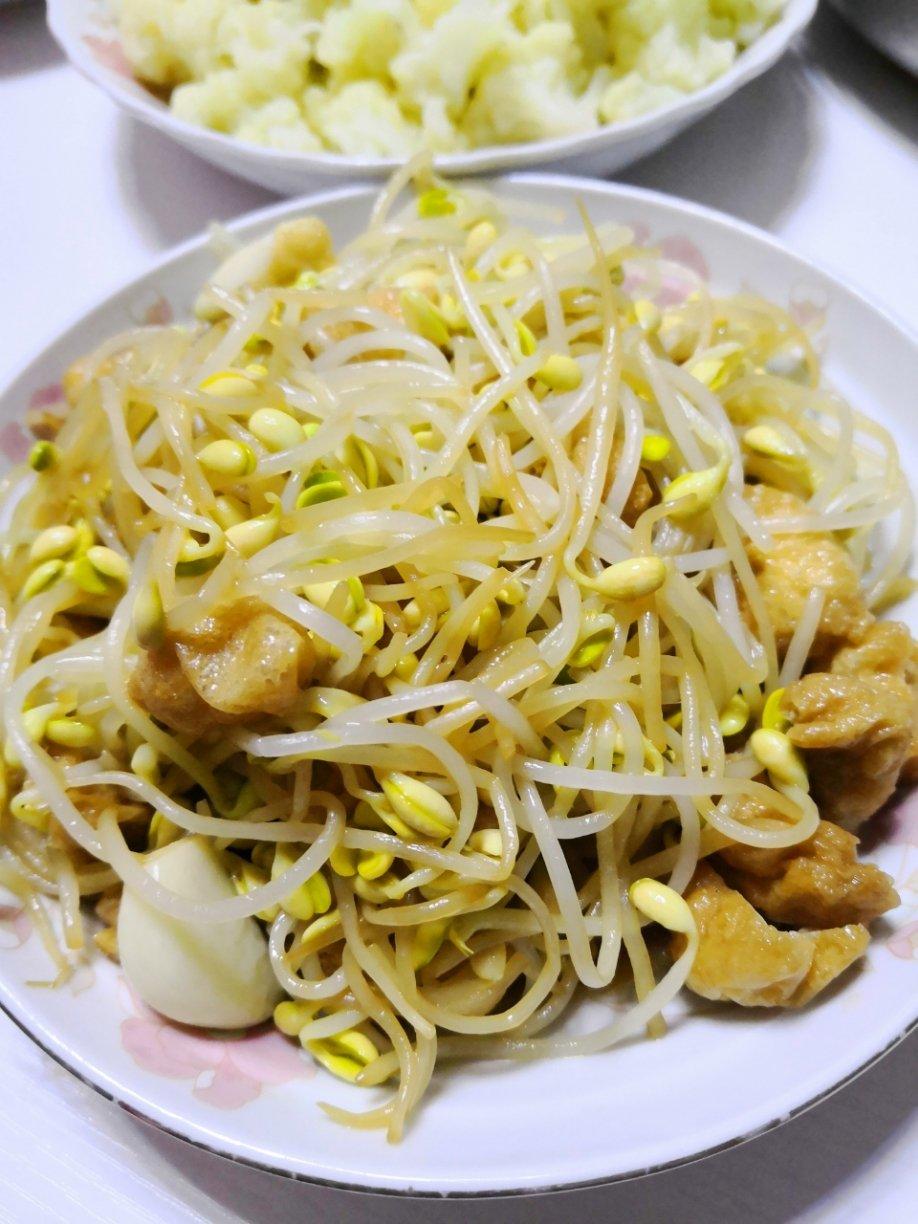 黄豆芽炒油豆腐