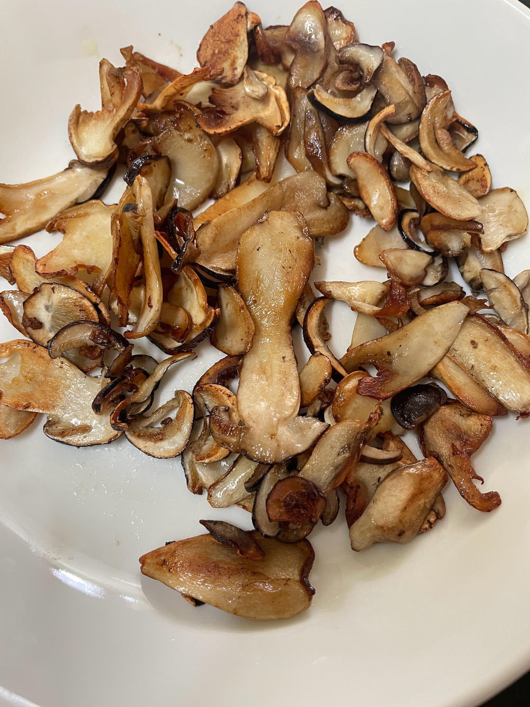 黄油煎松茸（附新鲜松茸的清洗和保存方法）
