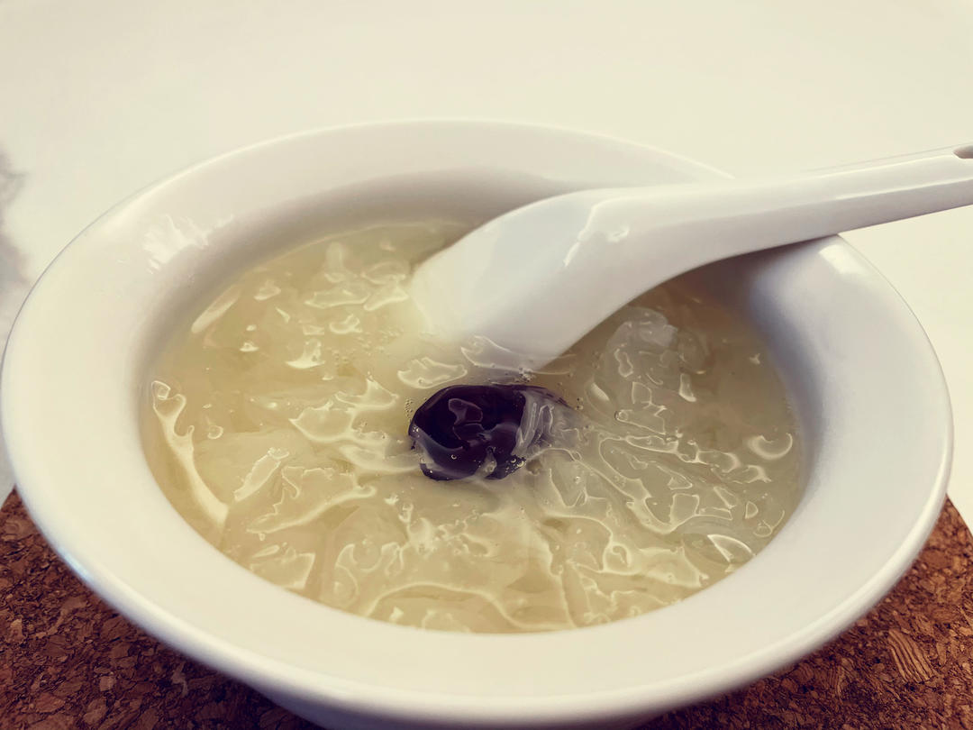 冰糖炖鲜银耳