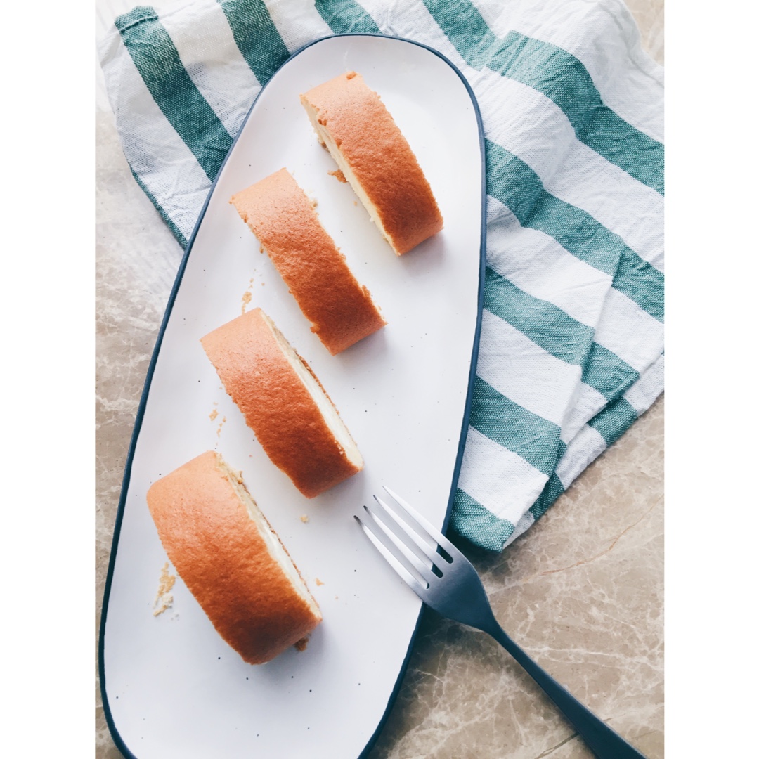 《Tinrry下午茶》教你做基础原味蛋糕卷