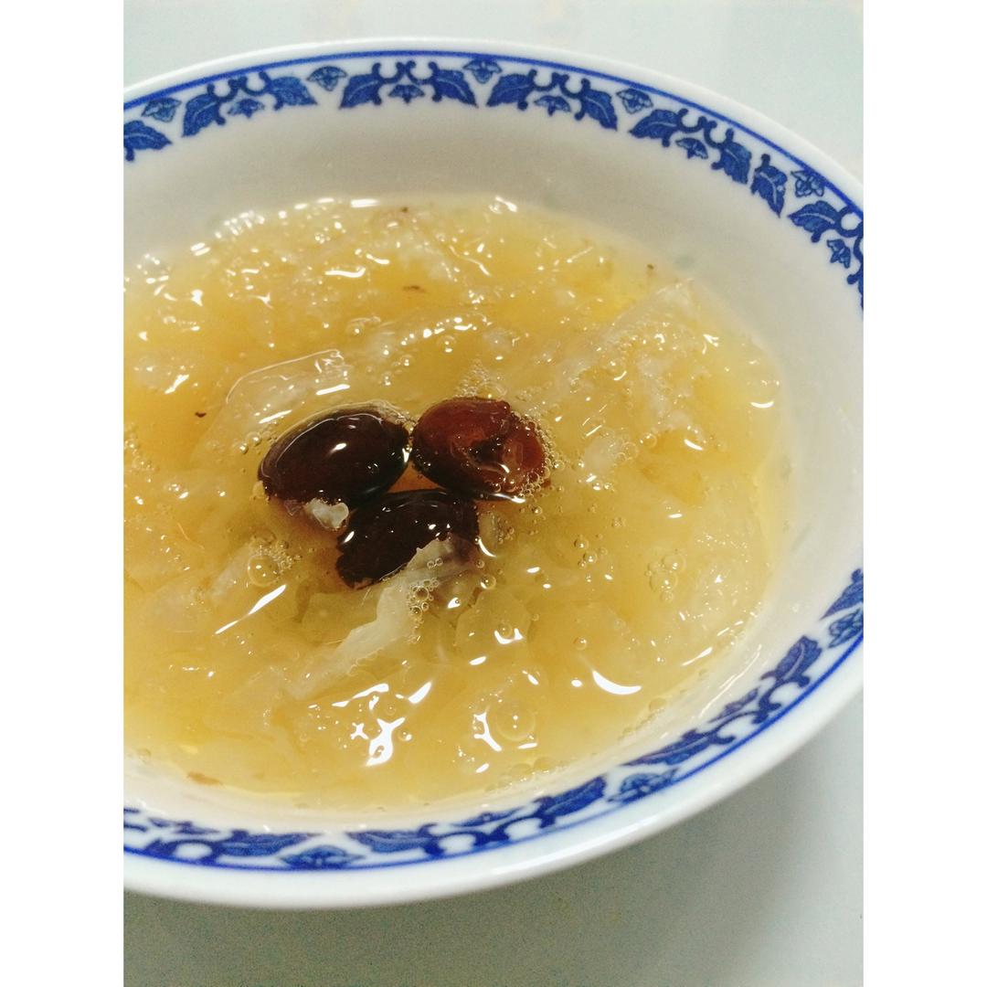 红枣银耳莲子羹