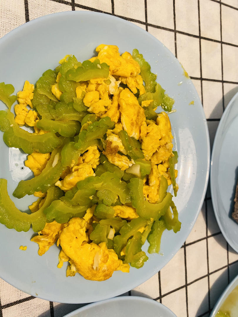 不苦的苦瓜炒鸡蛋