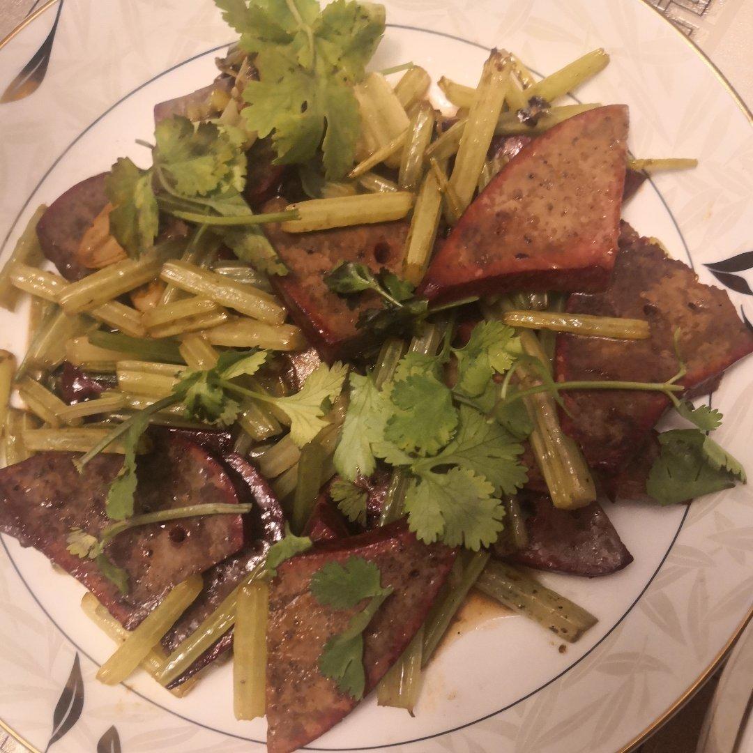 猪肝炒芹菜--孕妇餐