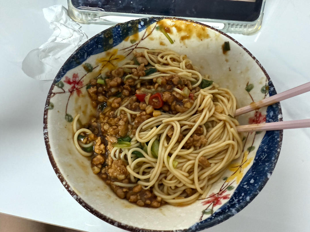 十分钟做好一盘肉酱拌面，太好吃了😋
