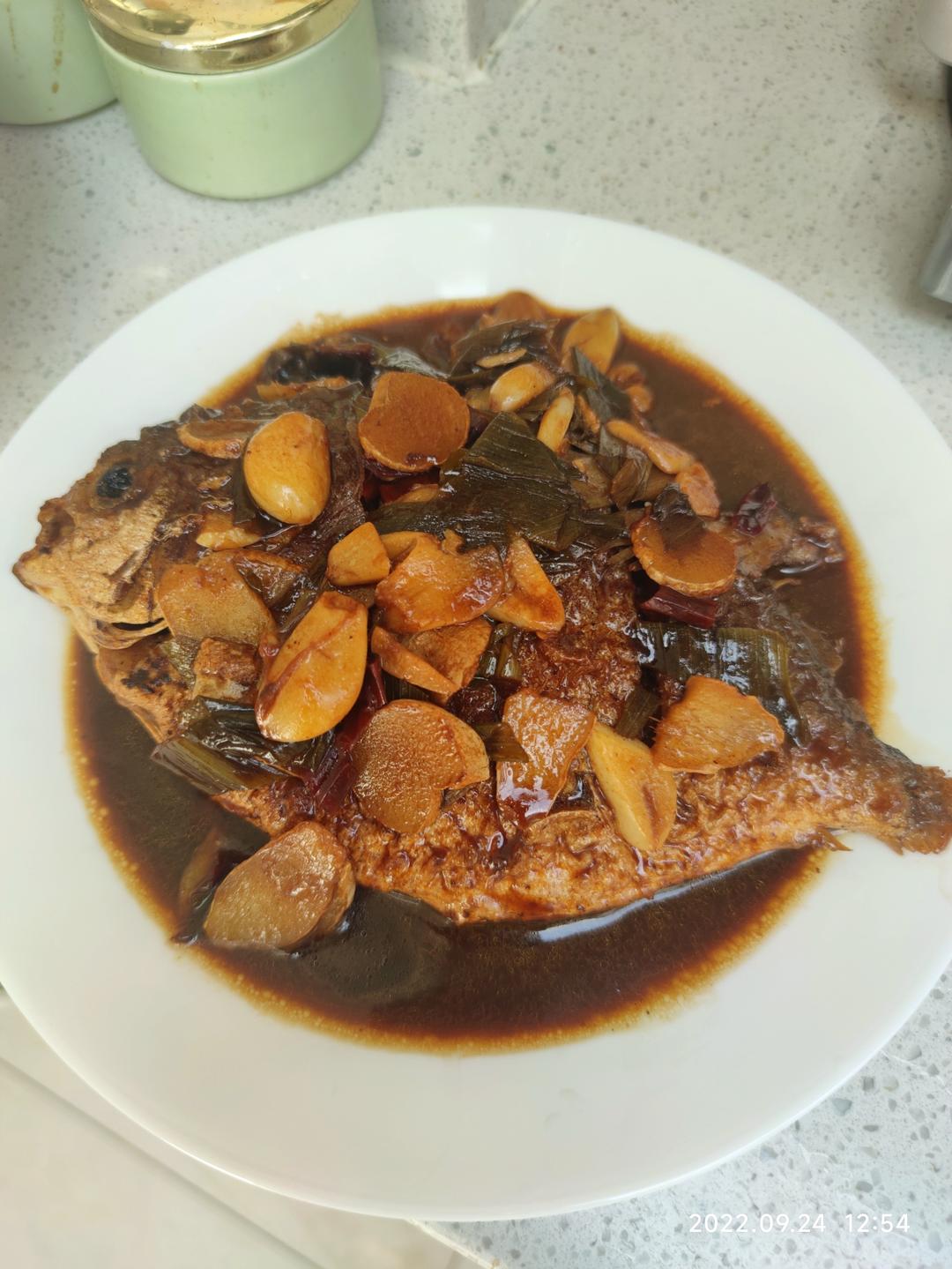 私房红烧黄花鱼，边吃边想念~