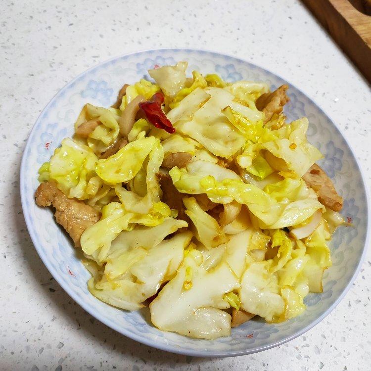 阿花c做的包菜炒肉