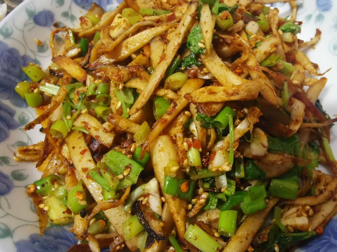 香辣有嚼劲❗️超下饭的干煸杏鲍菇