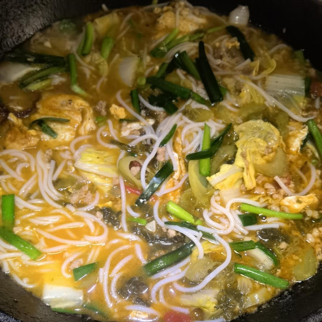 汤都喝光的云南小锅米线