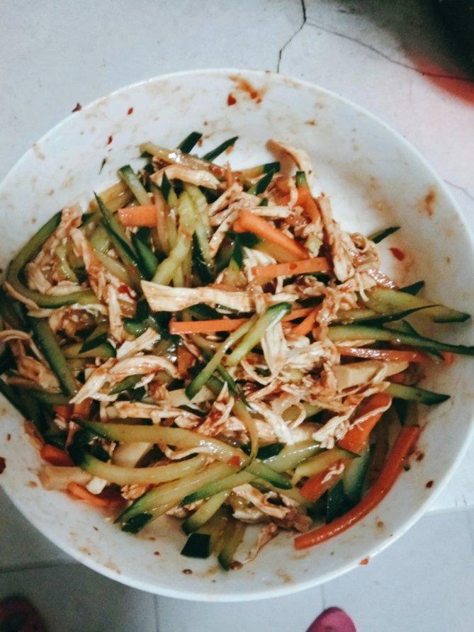 黄瓜拌鸡胸肉