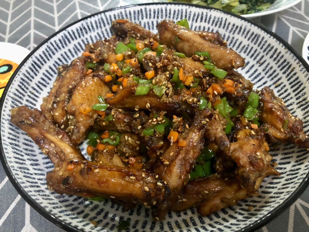 蒜香鸡翅，这才是鸡翅最好吃的做法