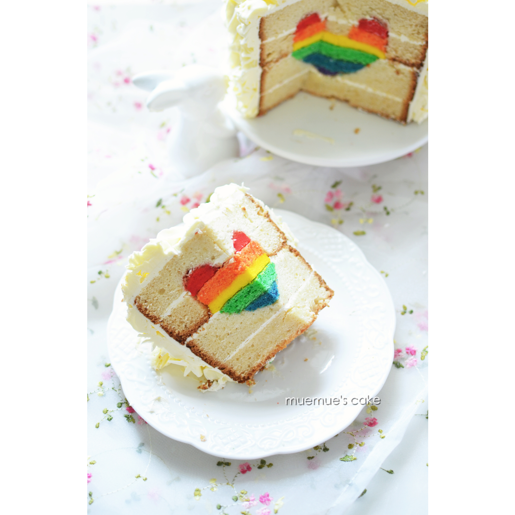 彩虹3D立体爱心蛋糕