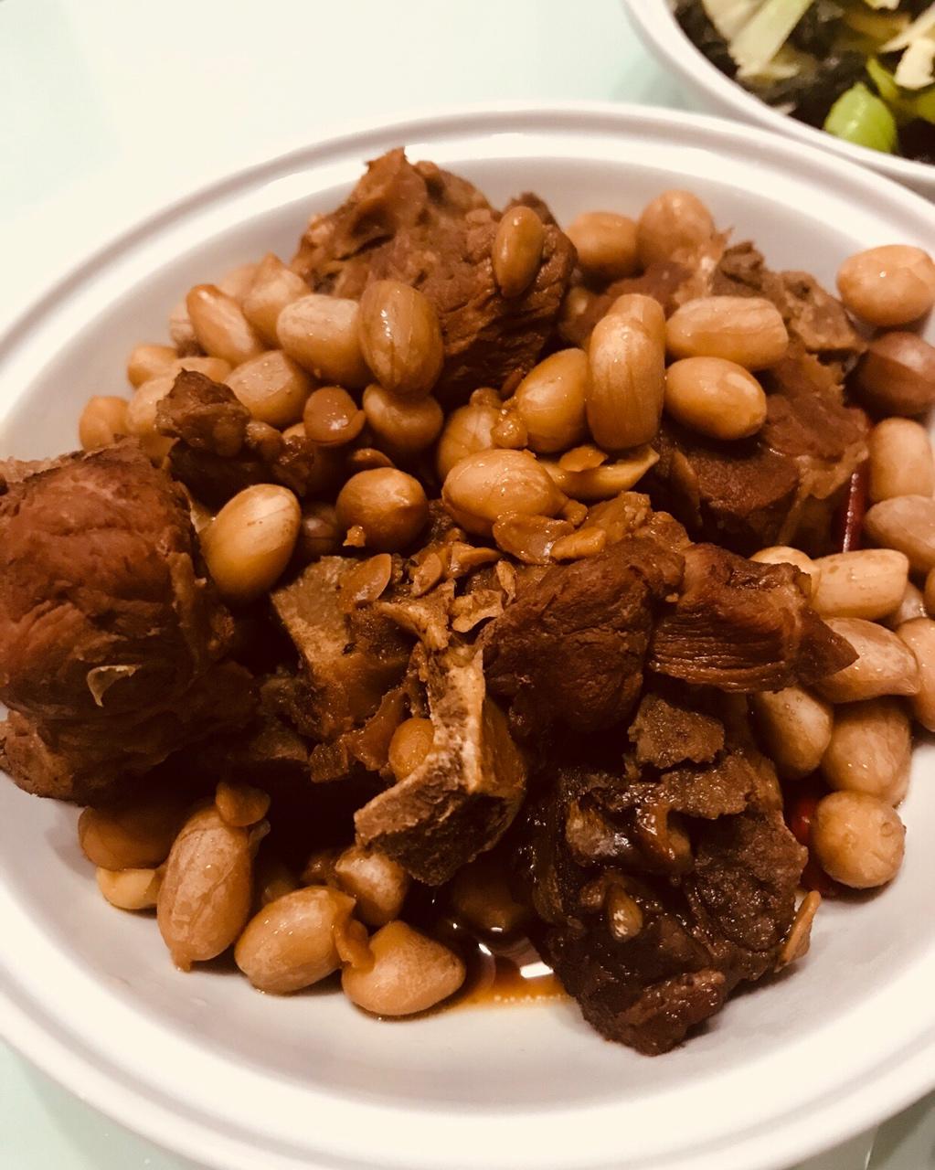 黄豆酱炖排骨