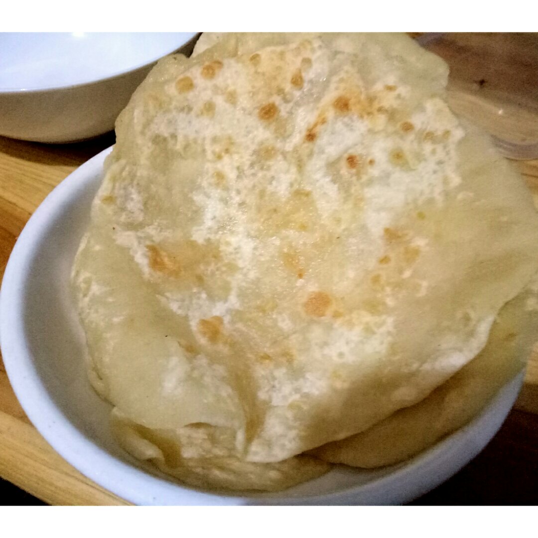 烙春饼(用视频告诉你，这饼有多软)