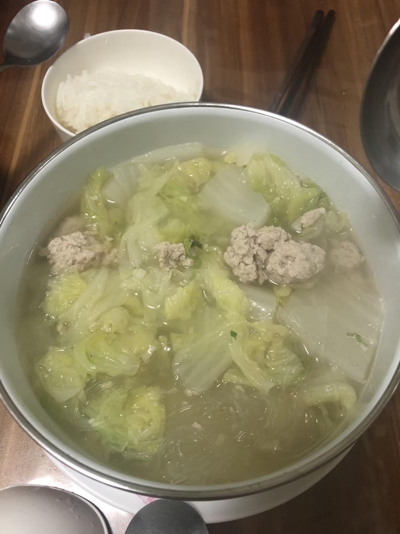 白菜粉丝汆丸子