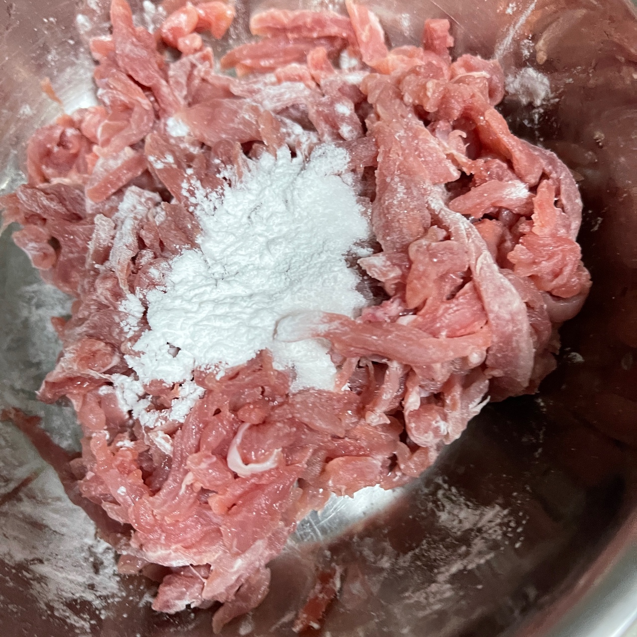 皮蛋瘦肉粥（加菜版）的做法 步骤2