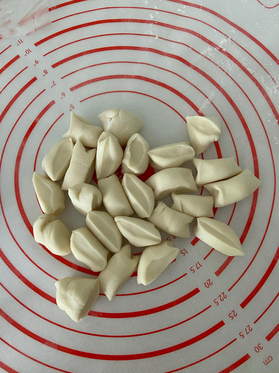 手工揉面三分钟，又韧又薄又好包的饺子皮