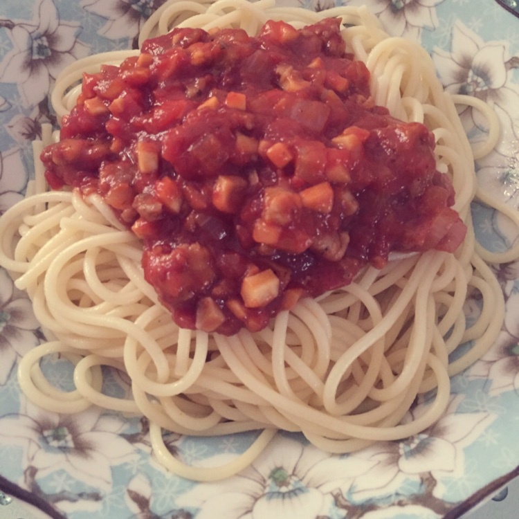 蕃茄蘑菇肉酱意大利面