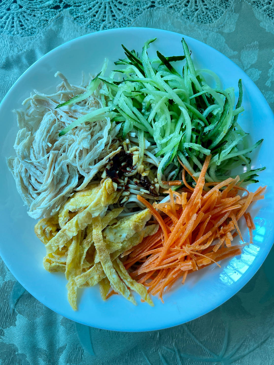 清爽鸡丝凉面