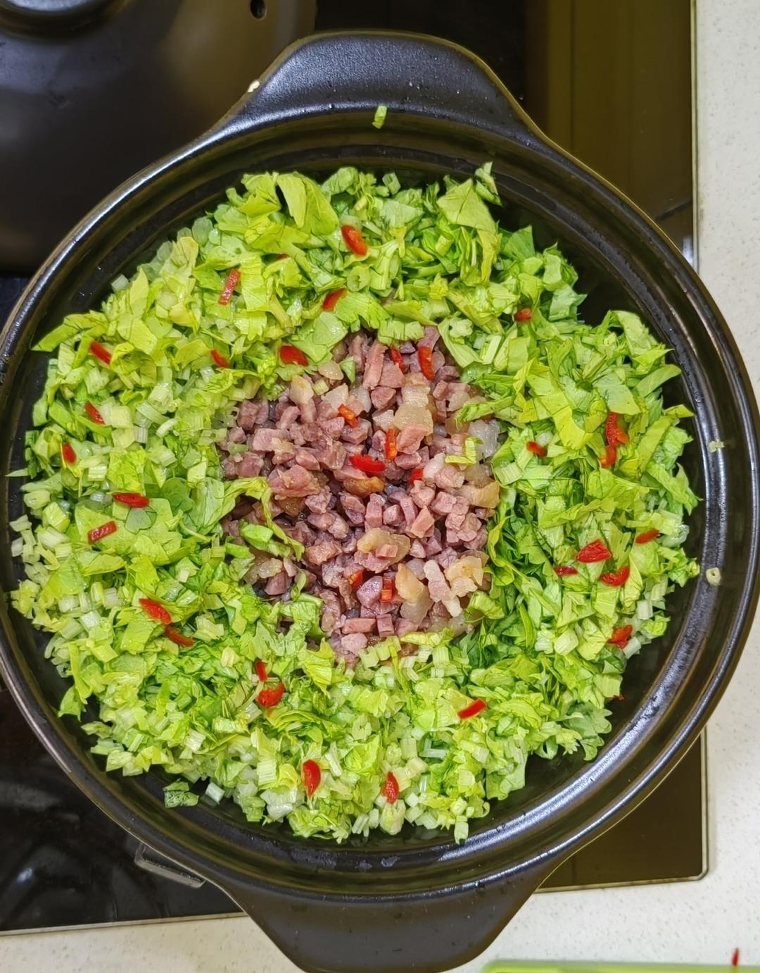 云南火腿煲仔饭的做法