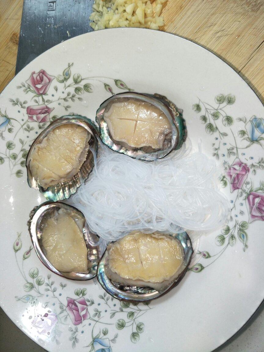 蒜蓉粉丝蒸鲍鱼