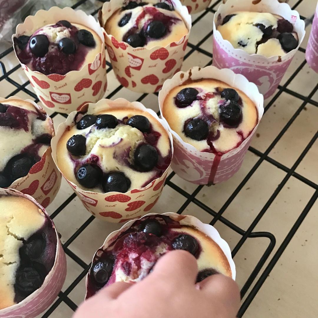 蓝莓玛芬蛋糕 Blueberry Muffin