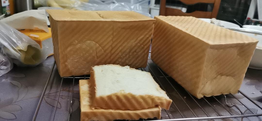 只需一次发酵的超软吐司（附面包机揉手套膜攻略）