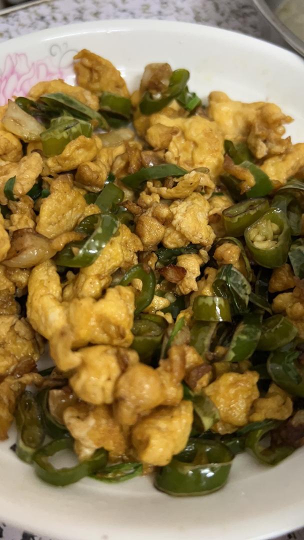 厨师长教你：“青椒炒鸡蛋”的家常做法 ,非常下饭