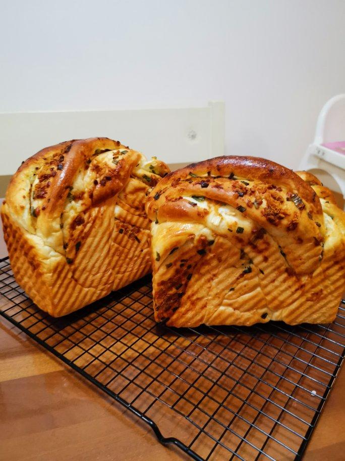 香葱肉松手撕吐司