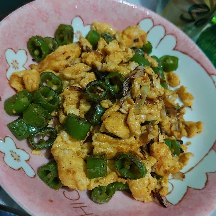 下饭夹馍都好吃的线椒炒鸡蛋