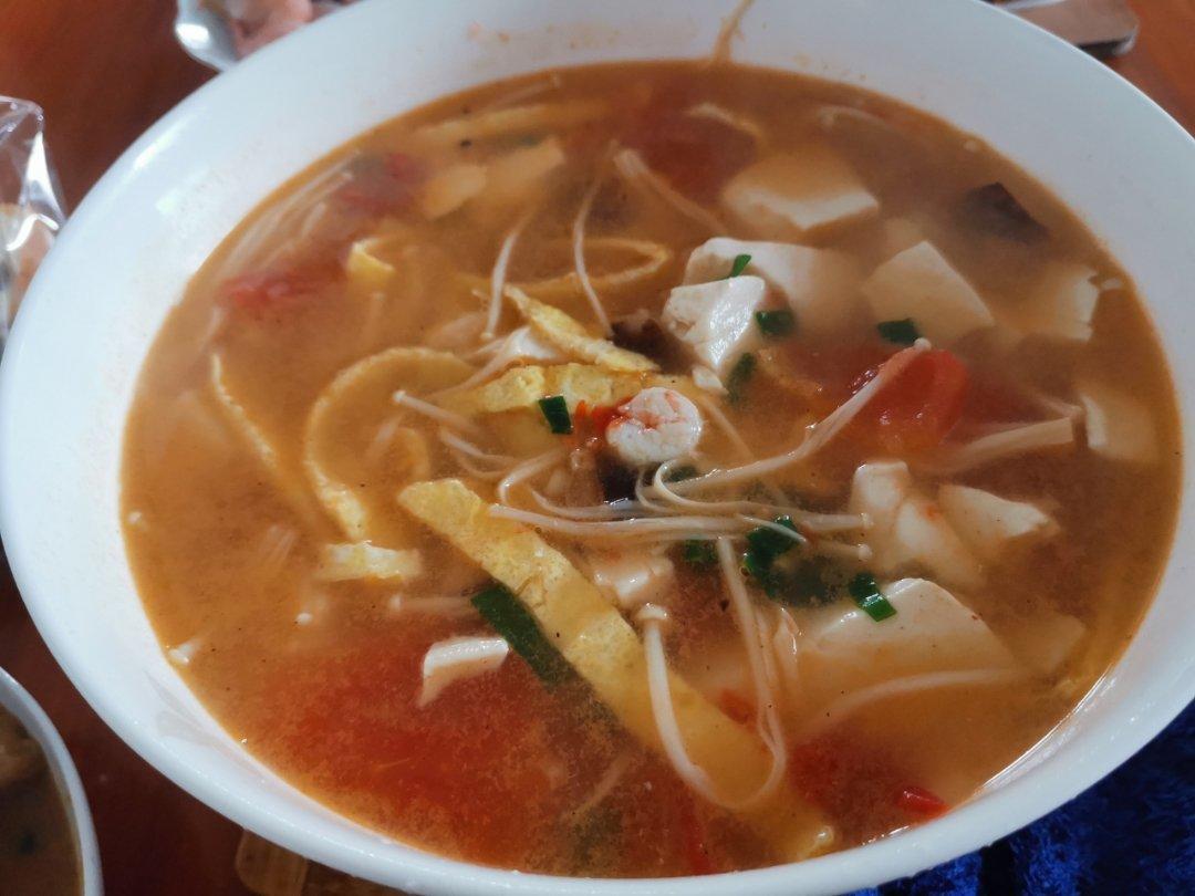 西红柿菌菇豆腐汤