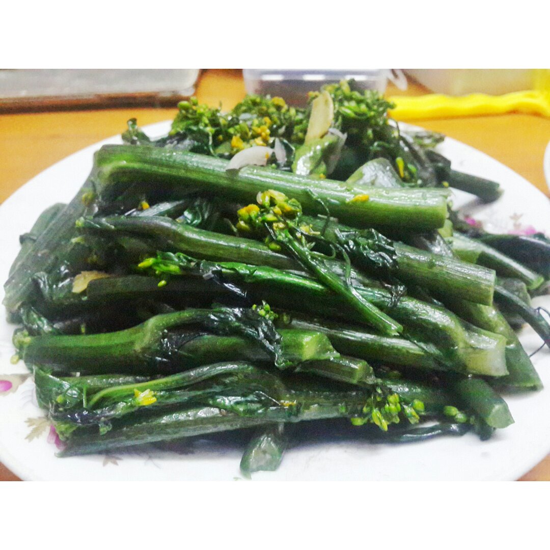 清炒红菜苔