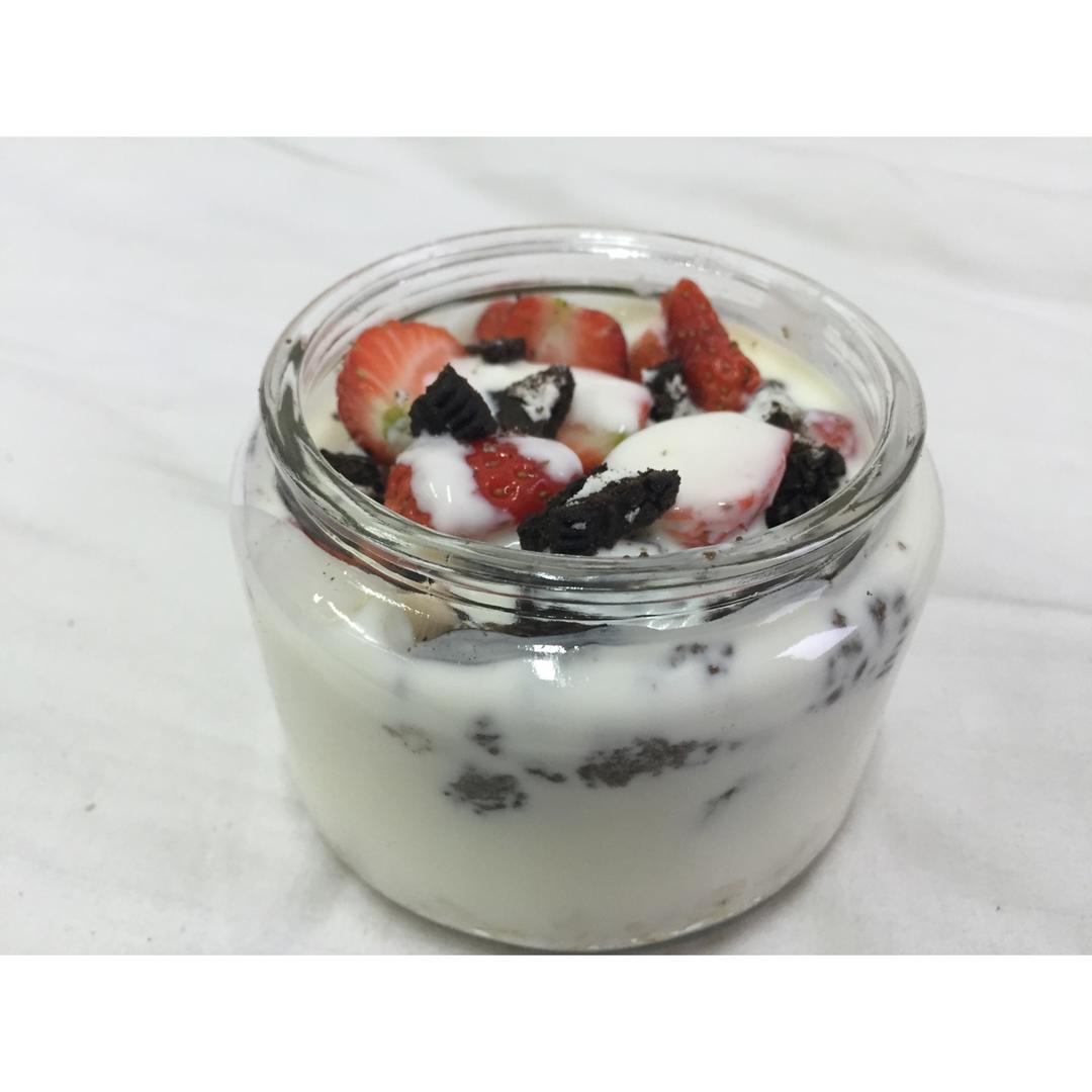 超简单的营养早餐--酸奶麦片