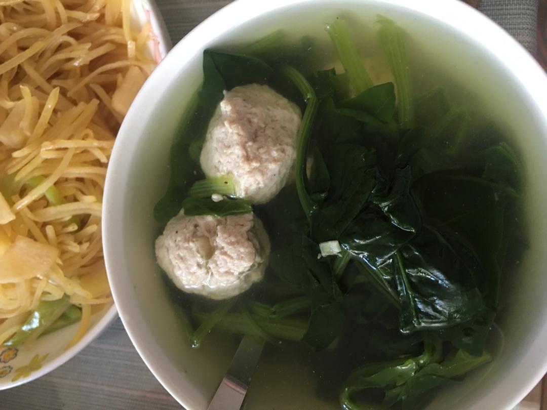 菠菜牛肉丸子汤