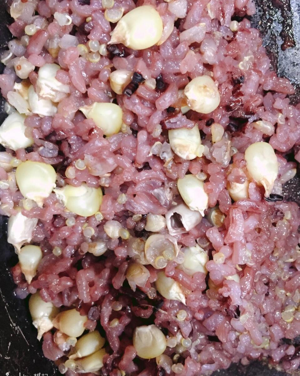 各种时蔬杂粮饭