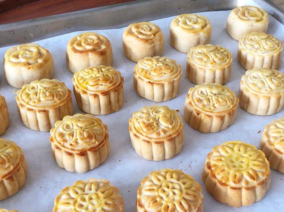 金沙奶黄月饼