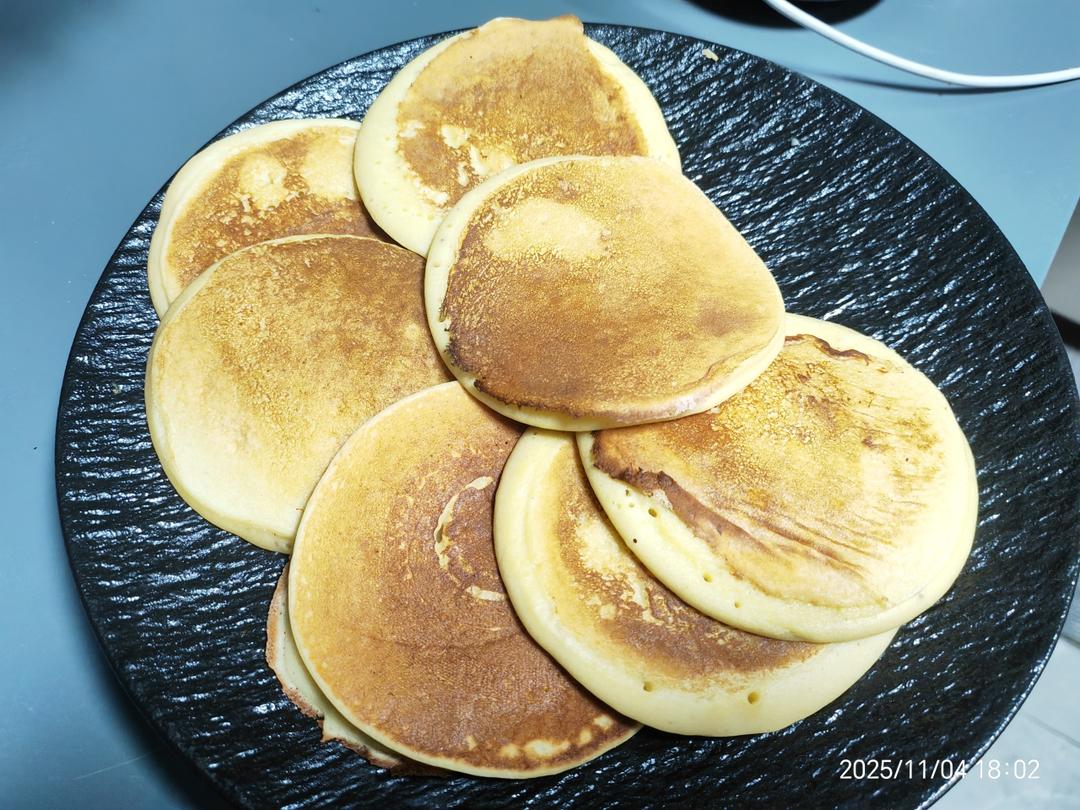 【减脂早餐】无油香蕉松饼（超简单）