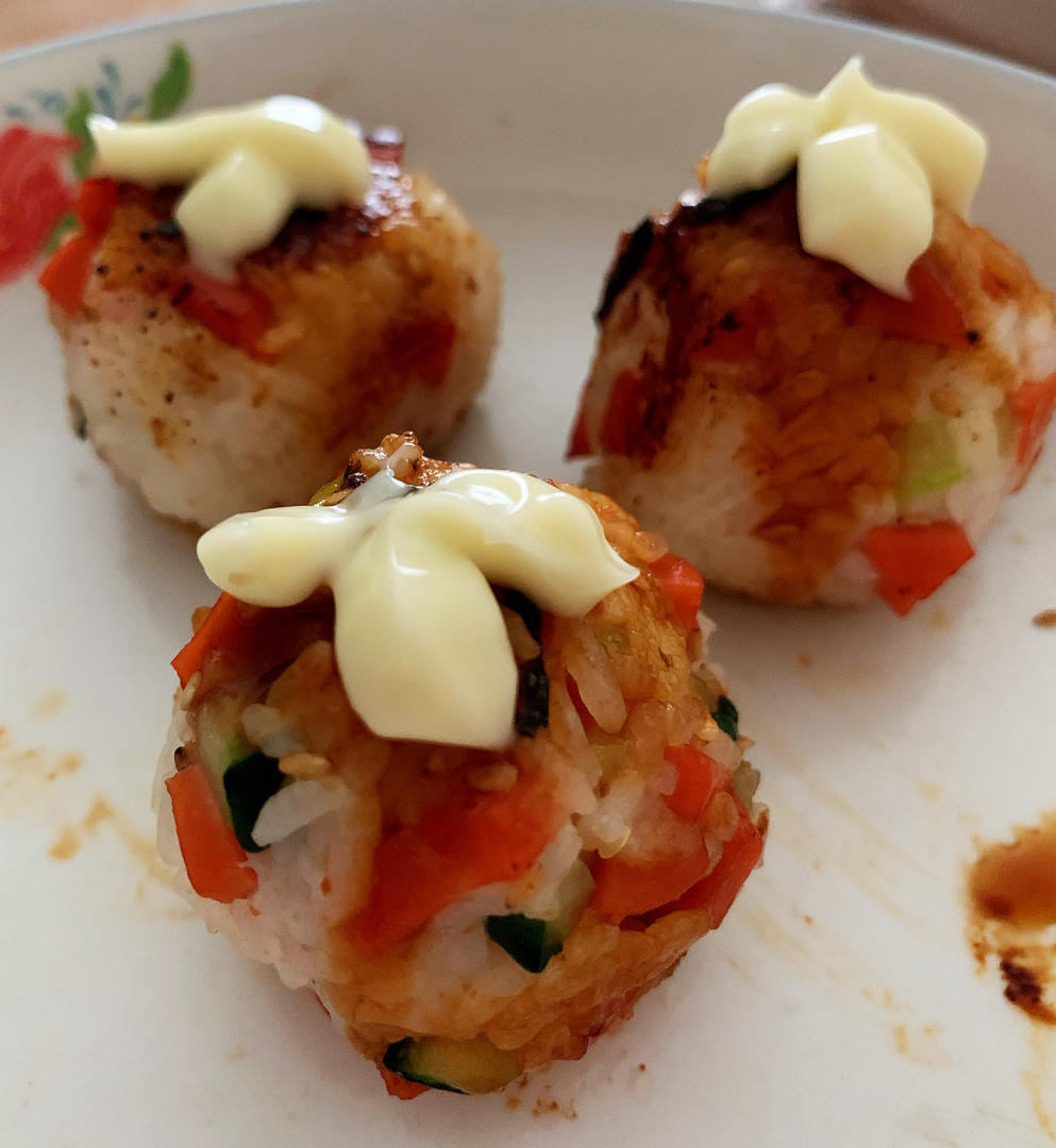 剩米饭这样做好吃好吃到转圈圈，自制日式海苔饭团