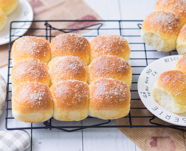银耳椰蓉小餐包的做法