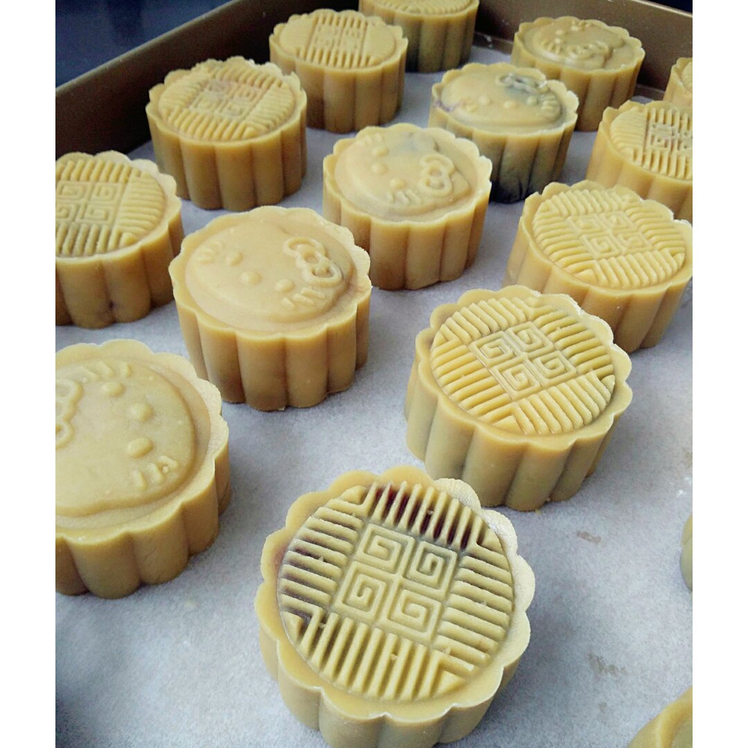 广式月饼—蛋黄莲蓉月饼