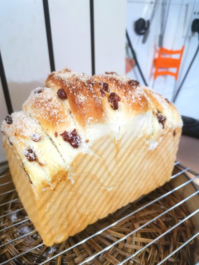 手撕蔓越莓炼乳吐司