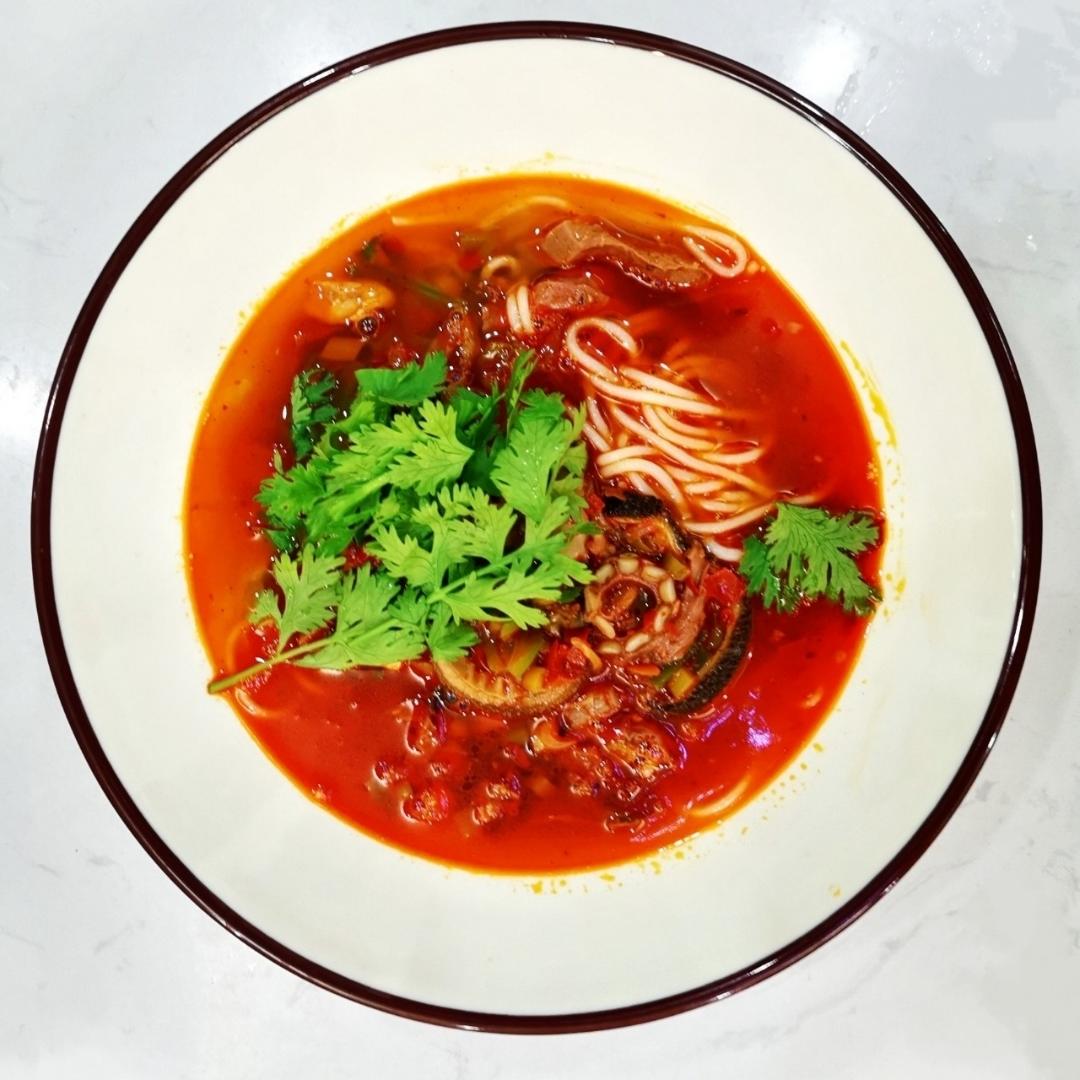 控制不住口水！红油羊杂面/粉