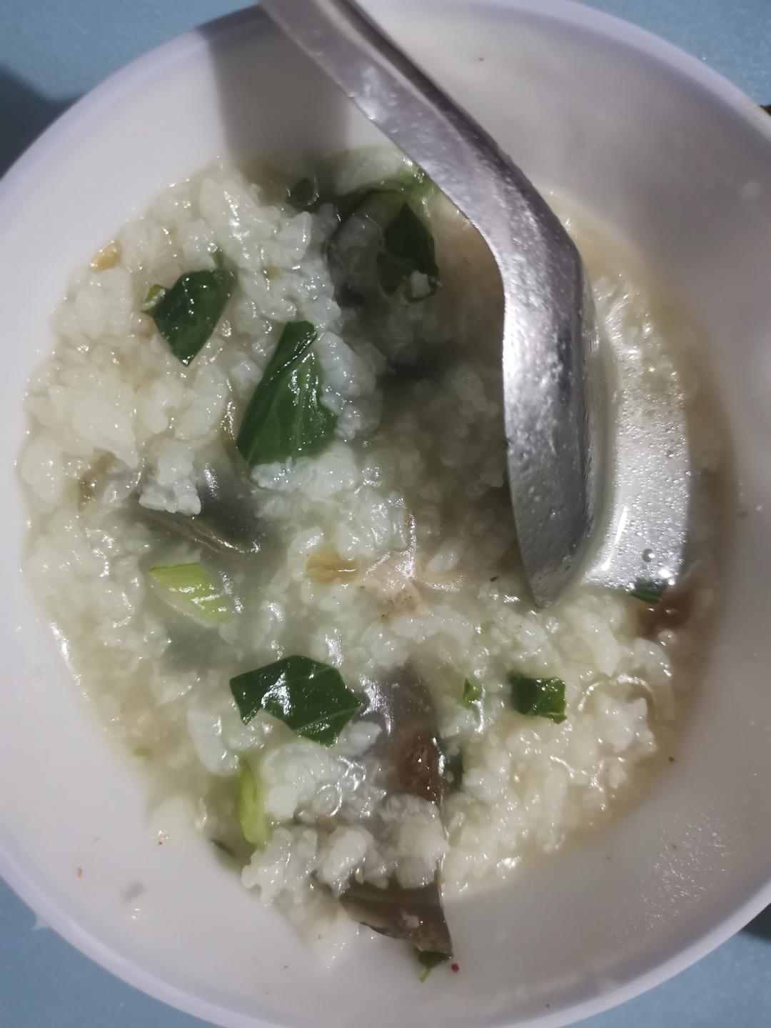 妈妈👩教我做的皮蛋瘦肉粥🥣简单快捷美味😋