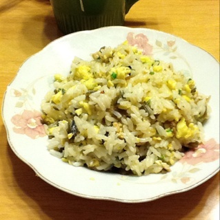 雪菜肉丝鸡蛋炒饭