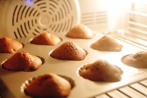 黑糖栗子玛德琳—北鼎烤箱食谱的做法 步骤10