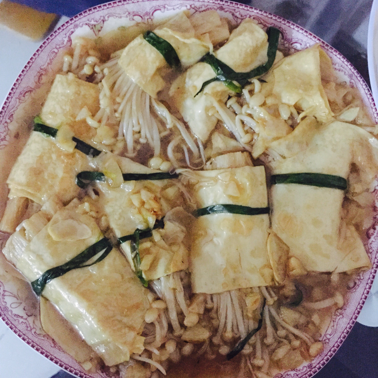 豆皮卷金针菇
