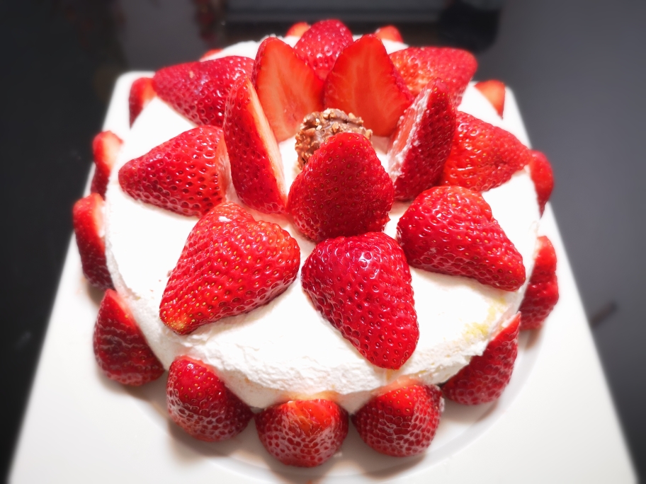 美味的简单版草莓蛋糕