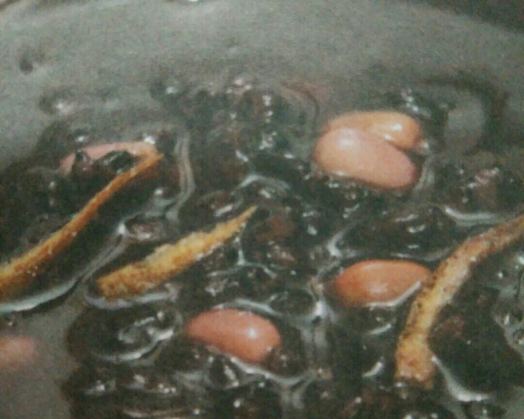 黑米红豆椰汁粥的做法