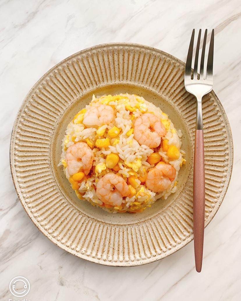 【鲜虾酱油炒饭】