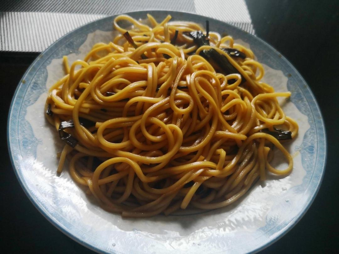 10分钟搞定的一碗葱油拌面