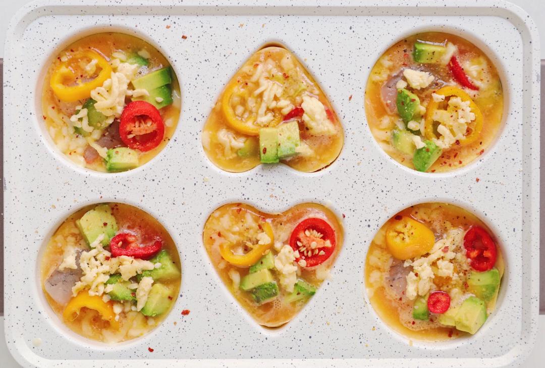 低碳高脂鲜虾牛油果迷你披萨